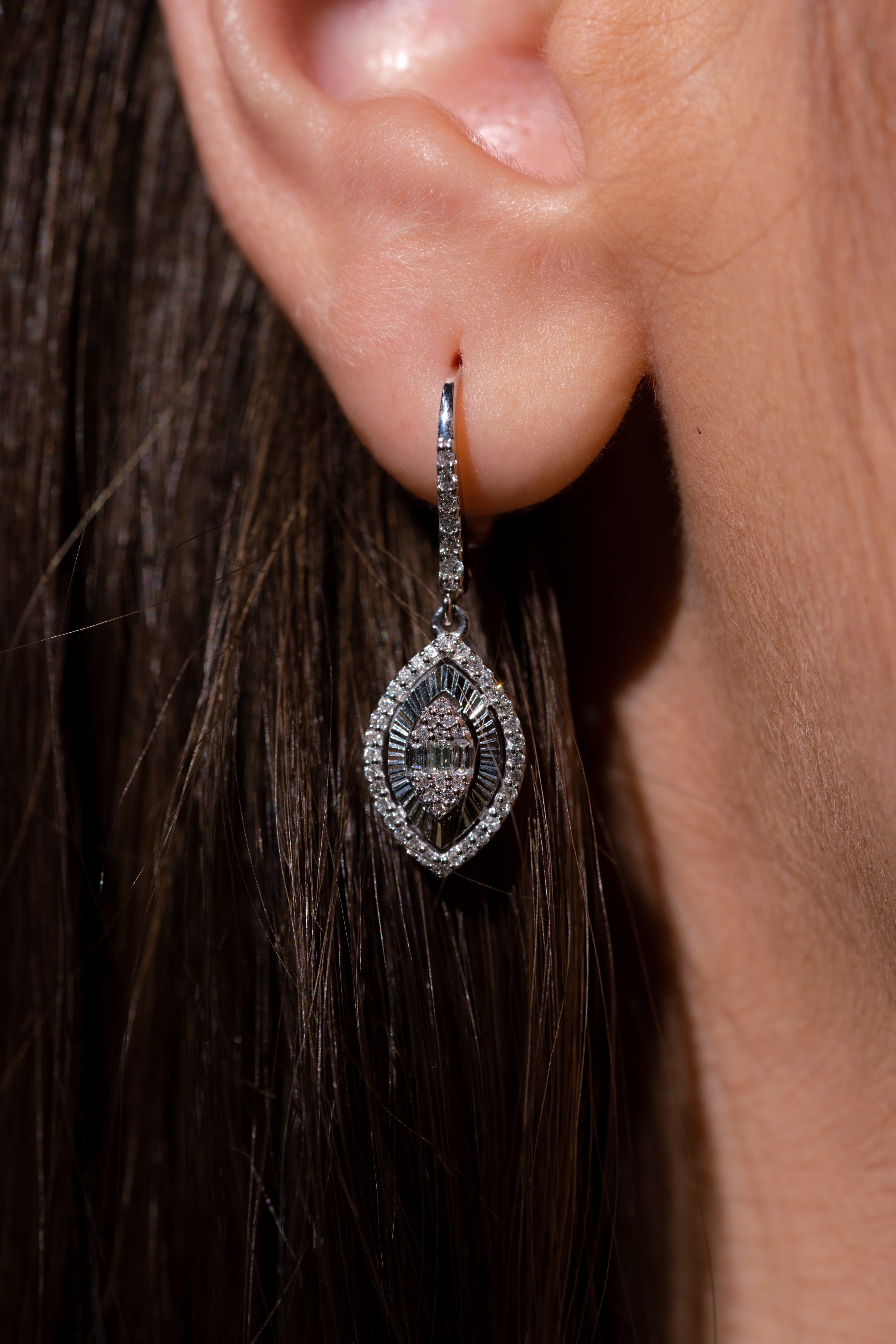 CERCEI E000028 DIN AUR ALB 14K FORMA LACRIMA CU DIAMANTE - Bijuterii LA ROSA - Verighete si Inele de Logodna, bijuterii cu diamante