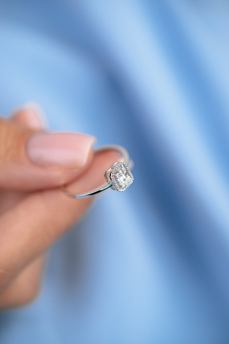 Inel dreptunghi din aur alb de 14k cu diamante baghete - Bijuterii LA ROSA