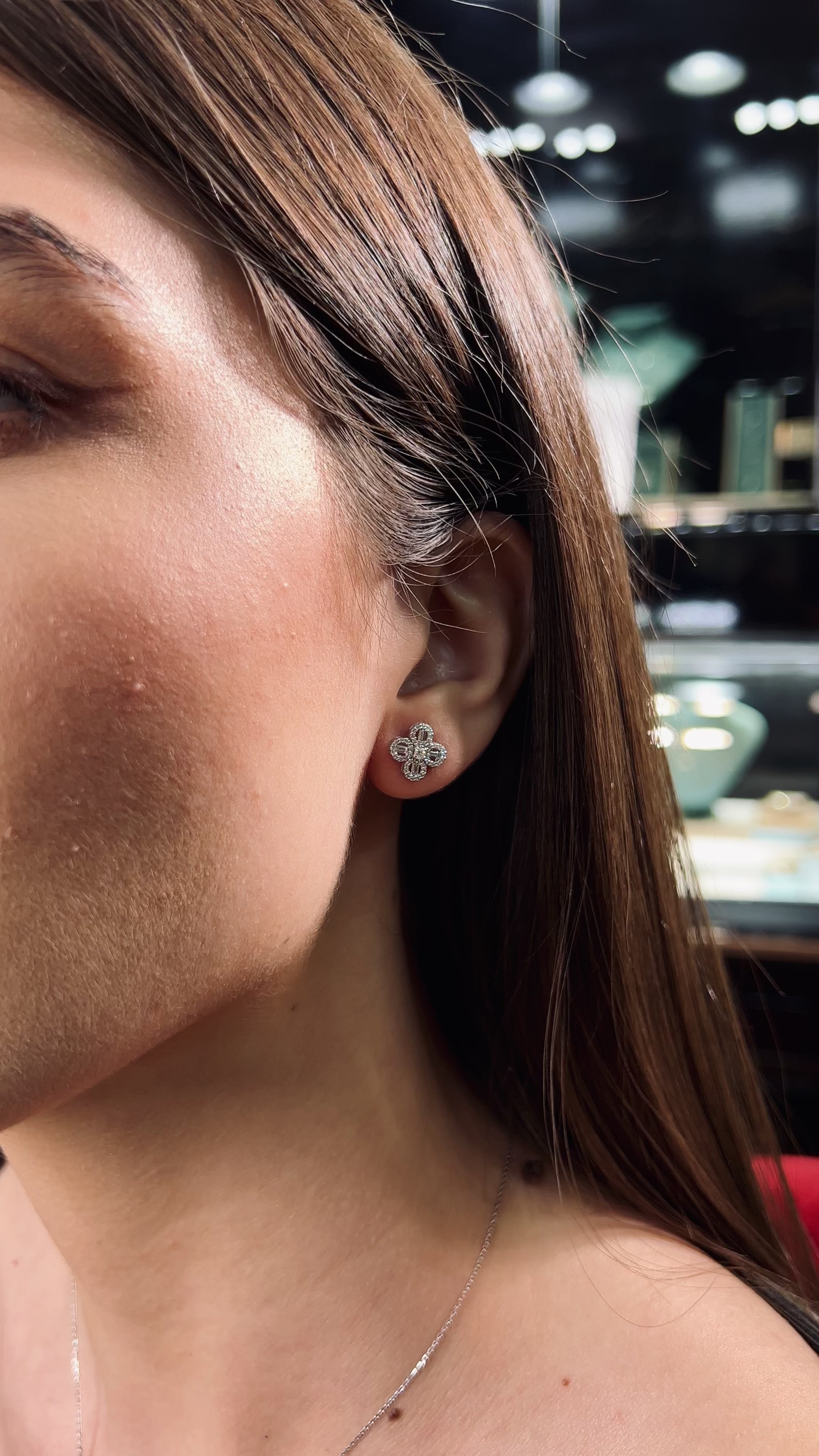 CERCEI E001192 DIN AUR ALB 14K FORMA ROTUNDA CU DIAMANTE