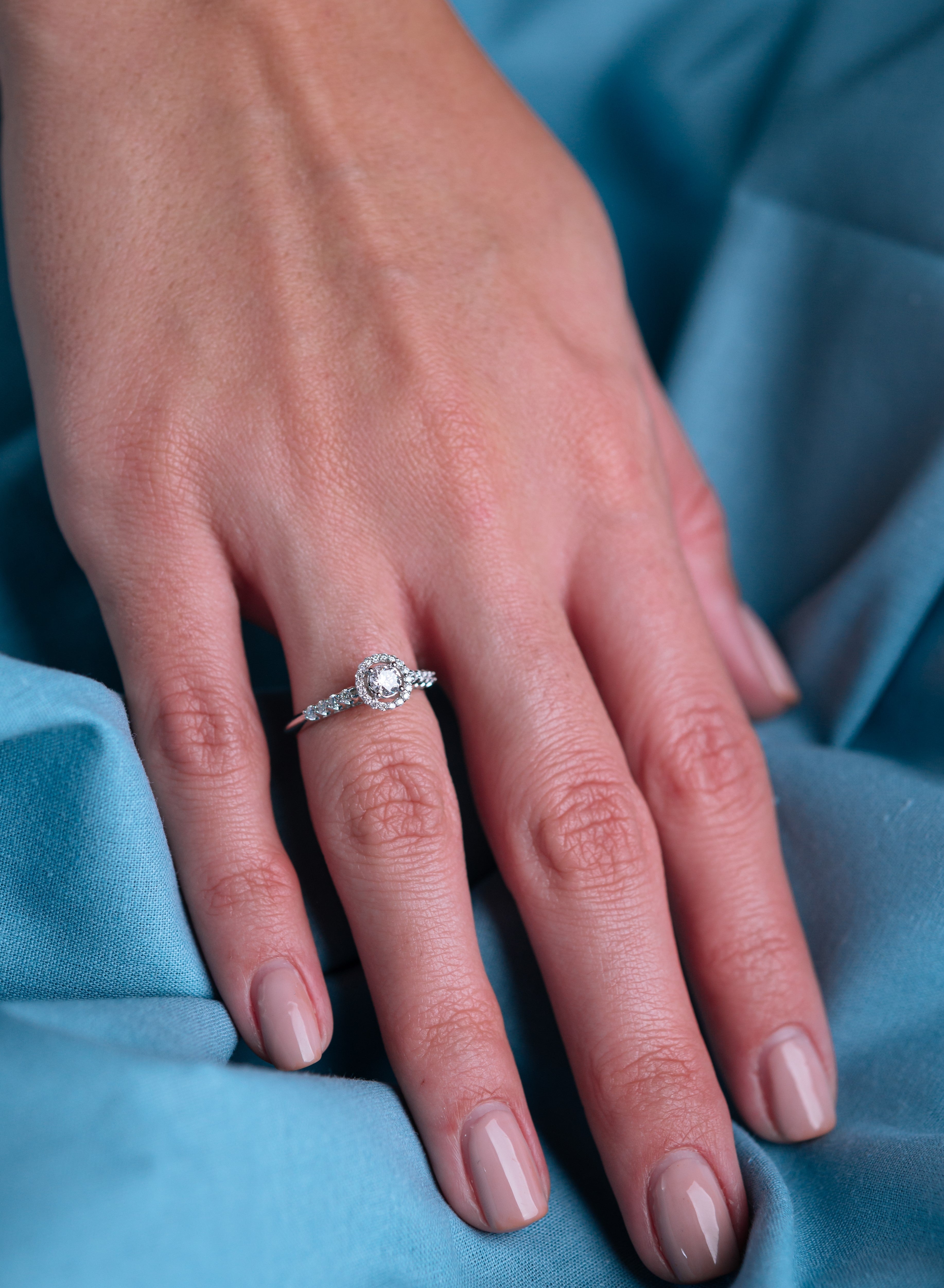 INEL R003479 DIN AUR ALB 14K FORMA ROTUNDA CU DIAMANTE - Bijuterii LA ROSA - Verighete si Inele de Logodna, bijuterii cu diamante