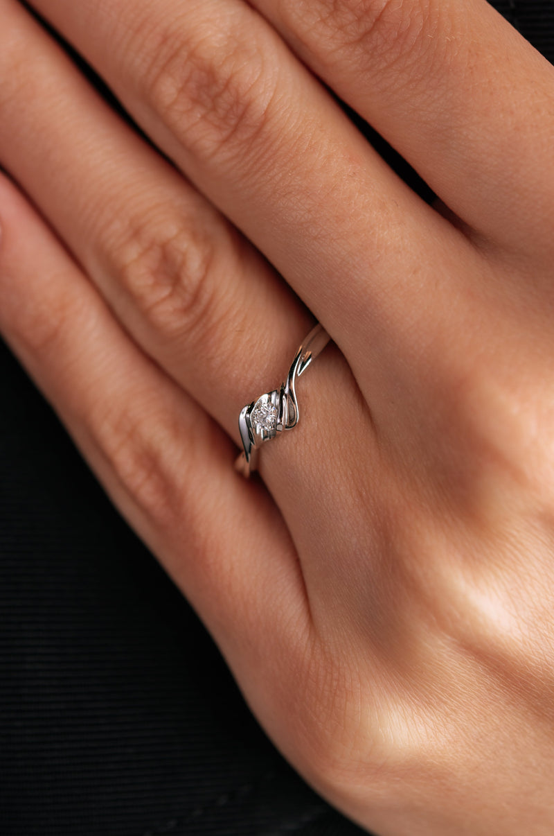 INEL LRPN001 DIN AUR ALB 14K CU DIAMANT - Bijuterii LA ROSA - Verighete si Inele de Logodna, bijuterii cu diamante