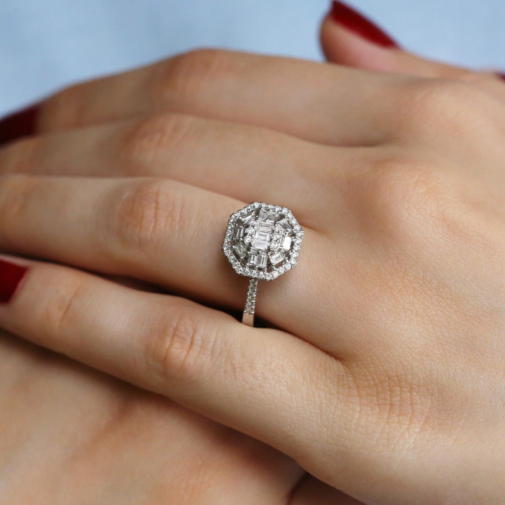 INEL R001040 DIN AUR ALB 14K FORMA  HEXAGONALA CU DIAMANTE - Bijuterii LA ROSA - Verighete si Inele de Logodna, bijuterii cu diamante