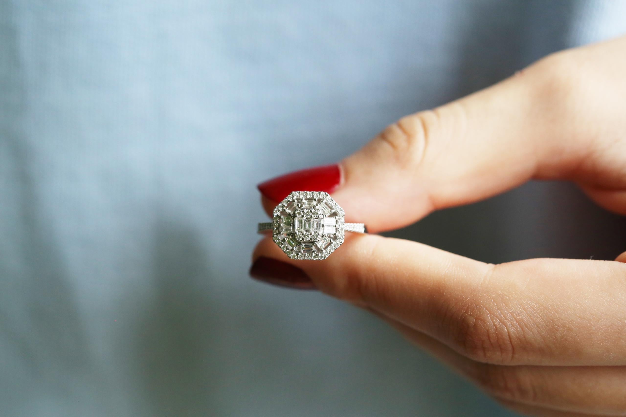 INEL R001040 DIN AUR ALB 14K FORMA  HEXAGONALA CU DIAMANTE - Bijuterii LA ROSA - Verighete si Inele de Logodna, bijuterii cu diamante