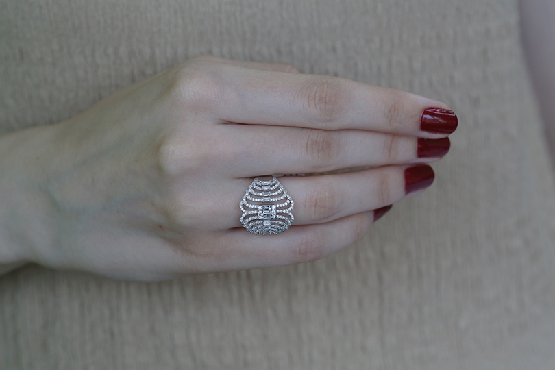 INEL R001444 DIN AUR ALB 14K FORMA FLUTURE CU DIAMANTE - Bijuterii LA ROSA - Verighete si Inele de Logodna, bijuterii cu diamante