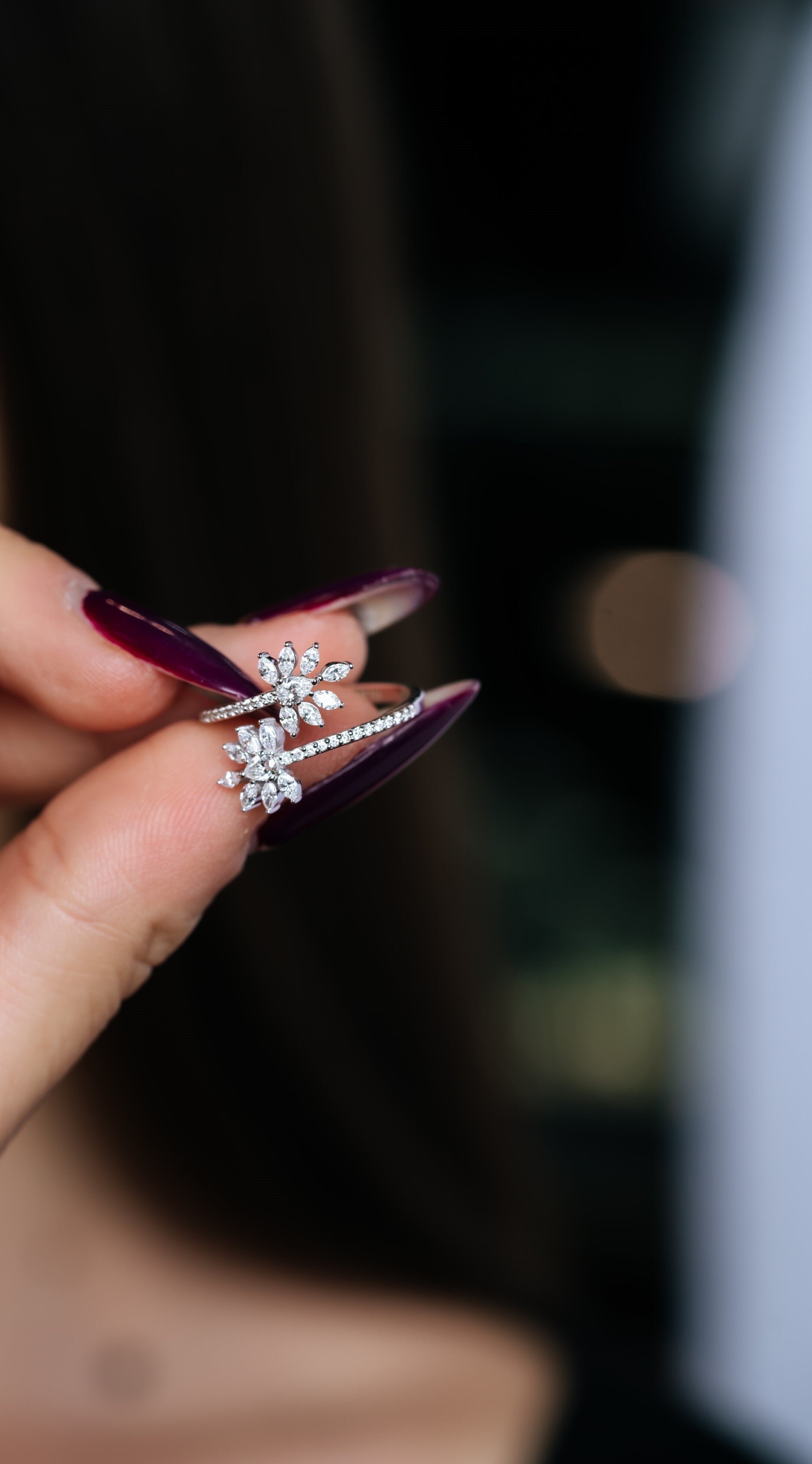 INEL R004804 DIN AUR ALB 14K CU DIAMANTE FORMA MARQUISE - Bijuterii LA ROSA