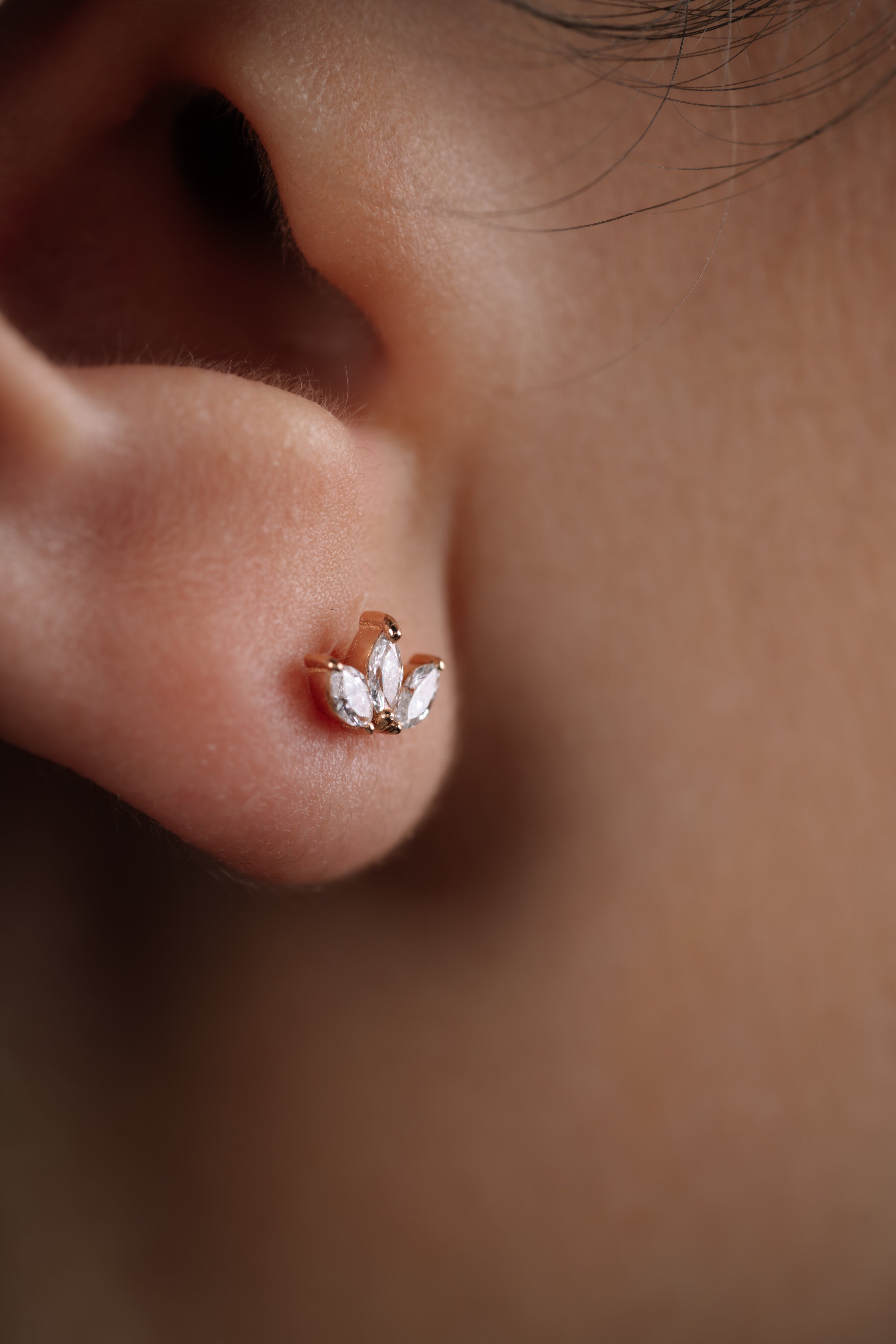 CERCEI E001074 DIN AUR ROZ 14K  CU DIAMANTE MARQUISE - Bijuterii LA ROSA