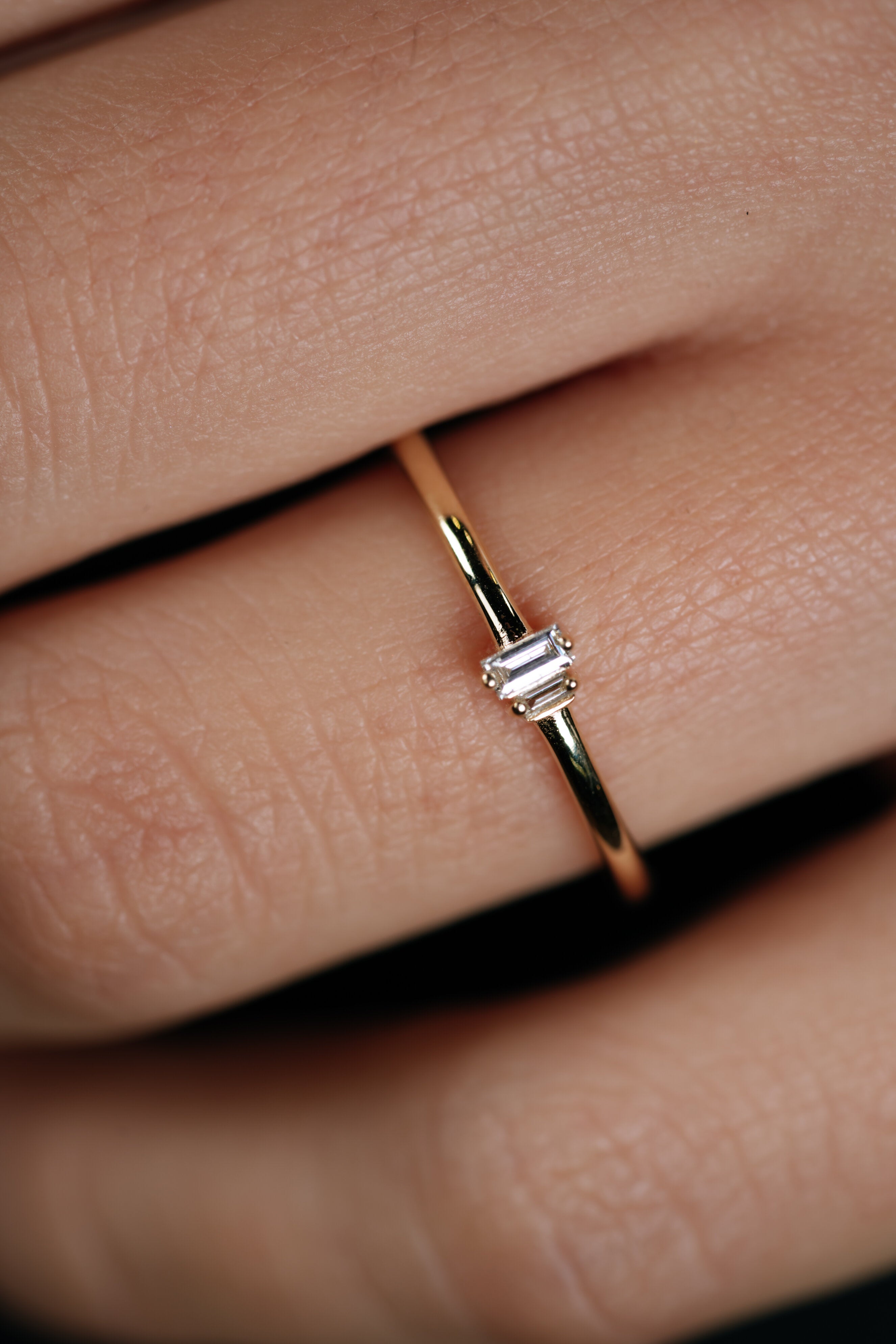 INEL R0003 DIN AUR GALBEN 14K CU DIAMANTE BAGHETE - Bijuterii LA ROSA
