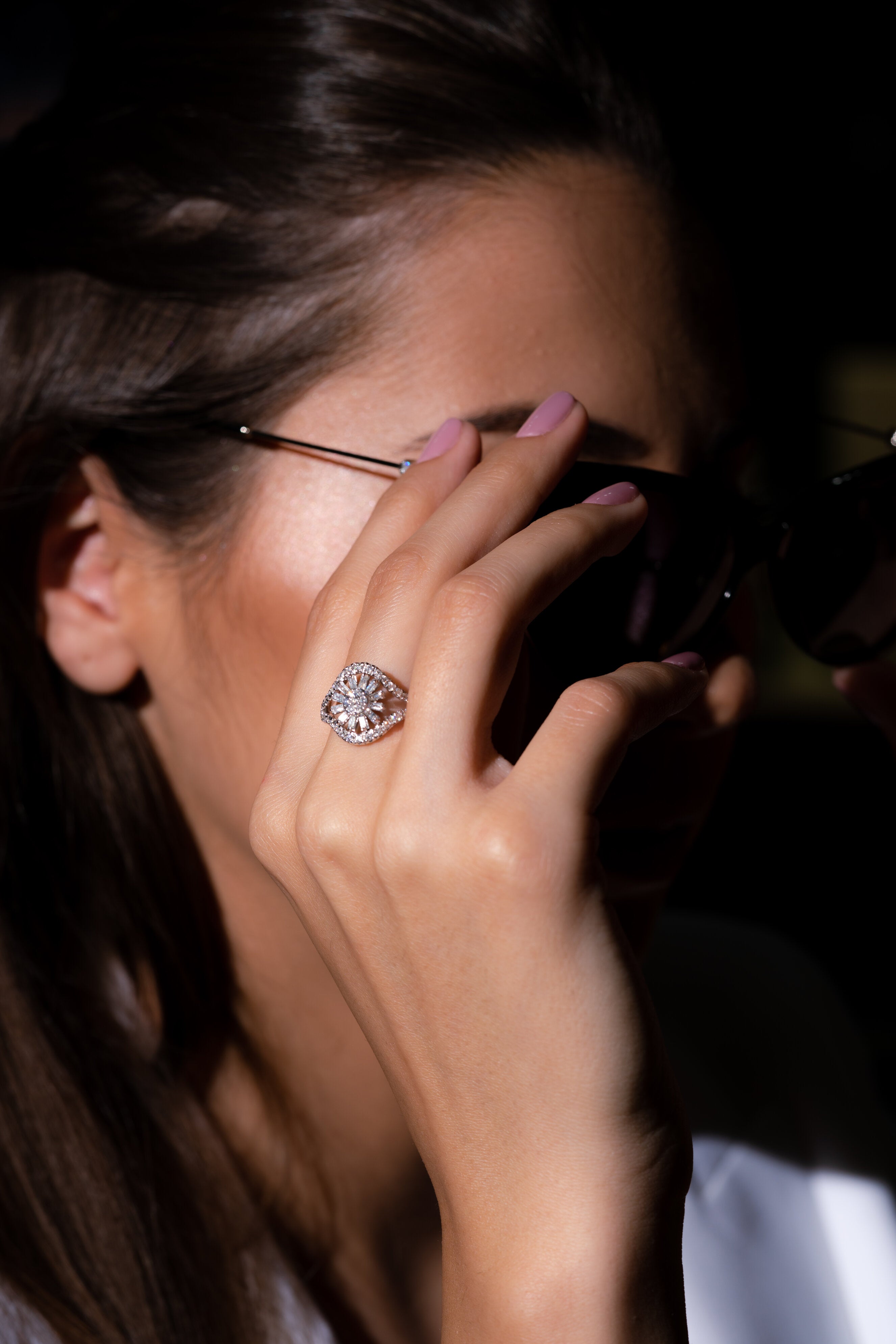INEL R002941 DIN AUR ALB 14K  FORMA FLOARE CU DIAMANTE - Bijuterii LA ROSA