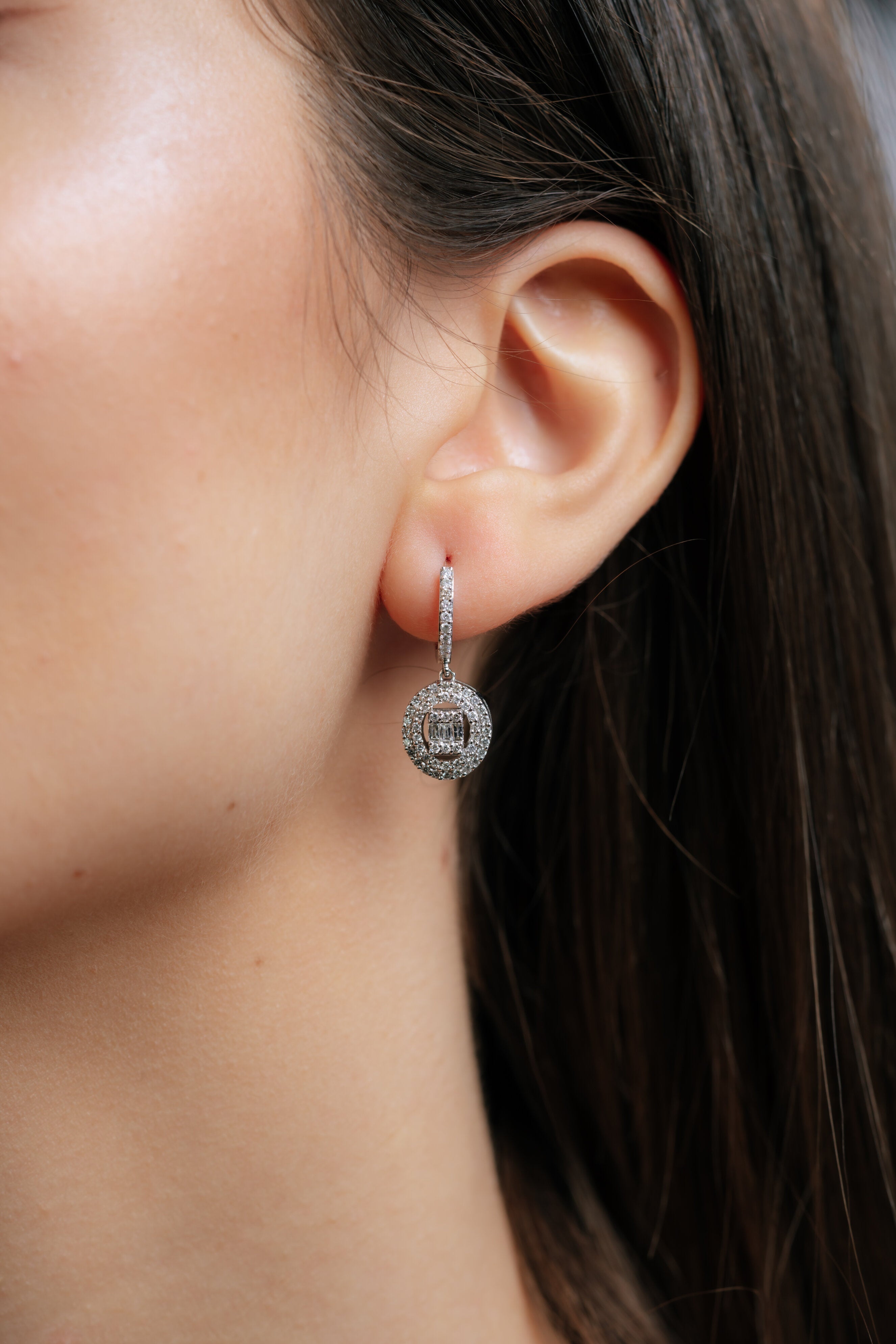 CERCEI E000423 DIN AUR ALB 14K FORMA ROTUNDA CU DIAMANTE - Bijuterii LA ROSA