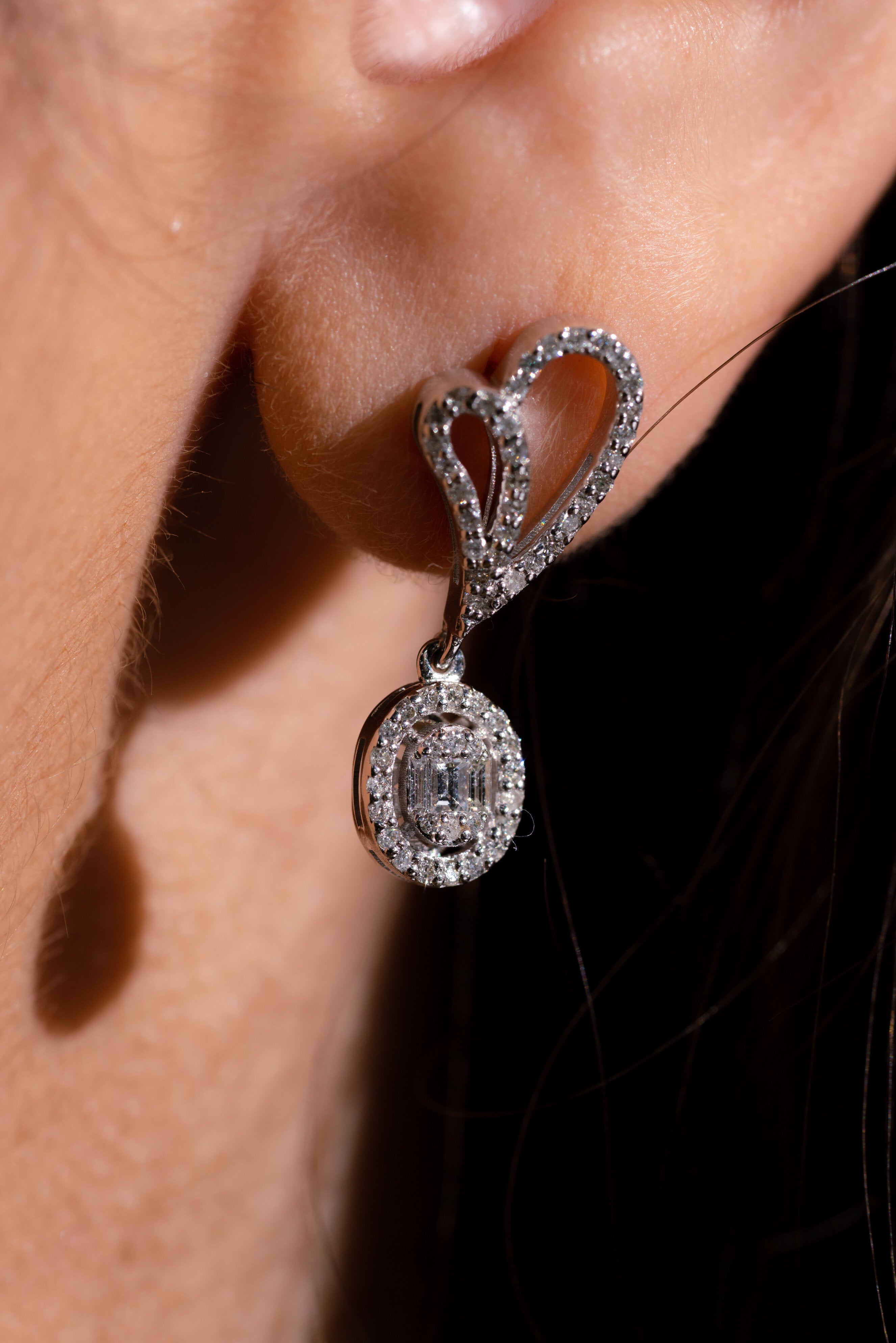 CERCEI E000942 DIN AUR ALB 14K FORMA INIMA CU DIAMANTE - Bijuterii LA ROSA