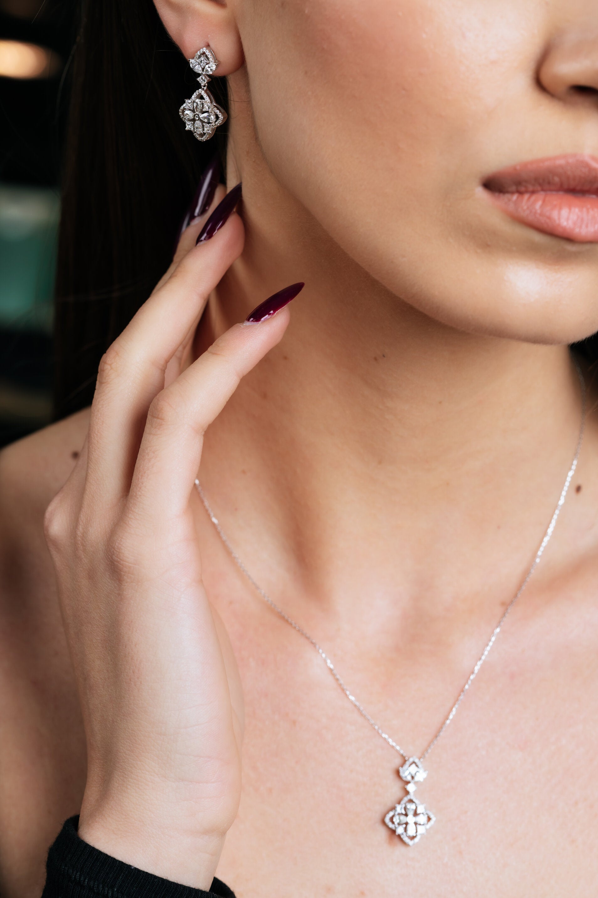 COLIER N001338 DIN AUR ALB 14K FORMA FLOARE CU DIAMANTE - Bijuterii LA ROSA