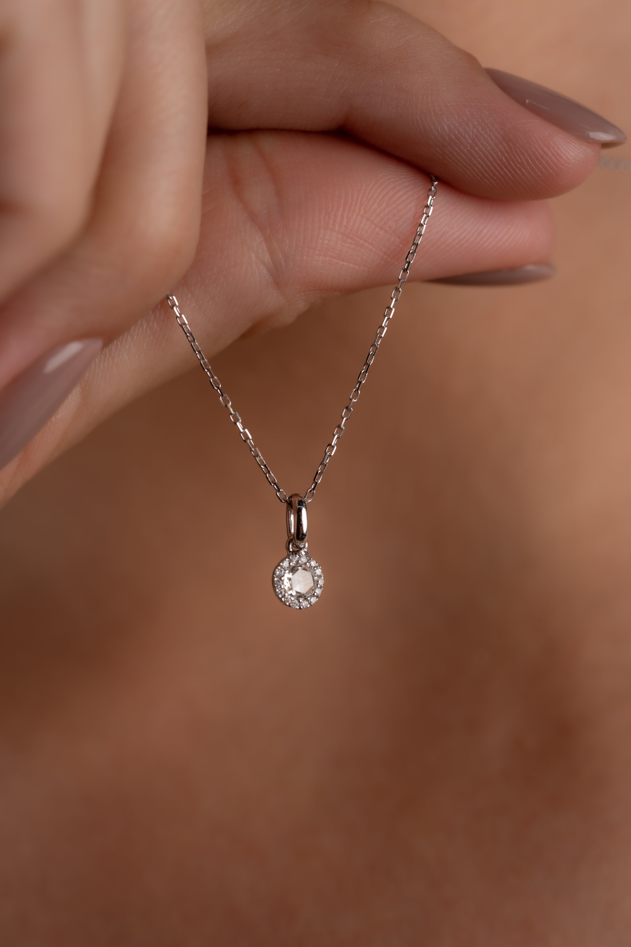 COLIER LDNA0376 DIN AUR ALB 18K FORMA ROTUNDA CU DIAMANTE - Bijuterii LA ROSA