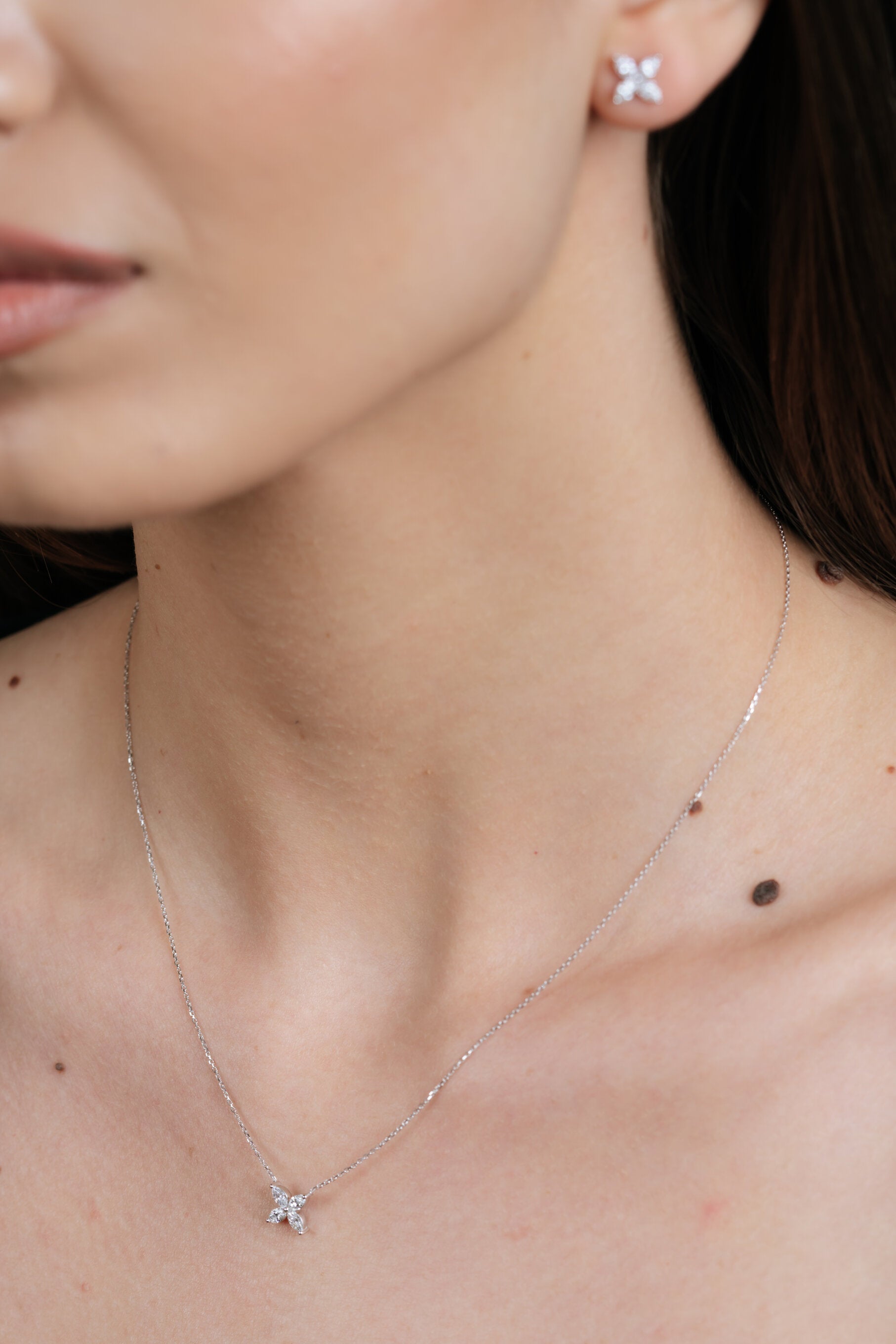 COLIER N001273 DIN AUR ALB 14K FORMA MARQUISE CU DIAMANTE - Bijuterii LA ROSA