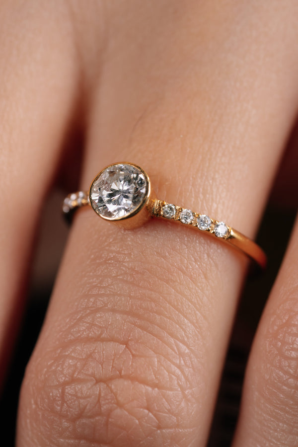 Inel de logodna 047 ELITE din aur galben 18k cu diamante - Bijuterii LA ROSA