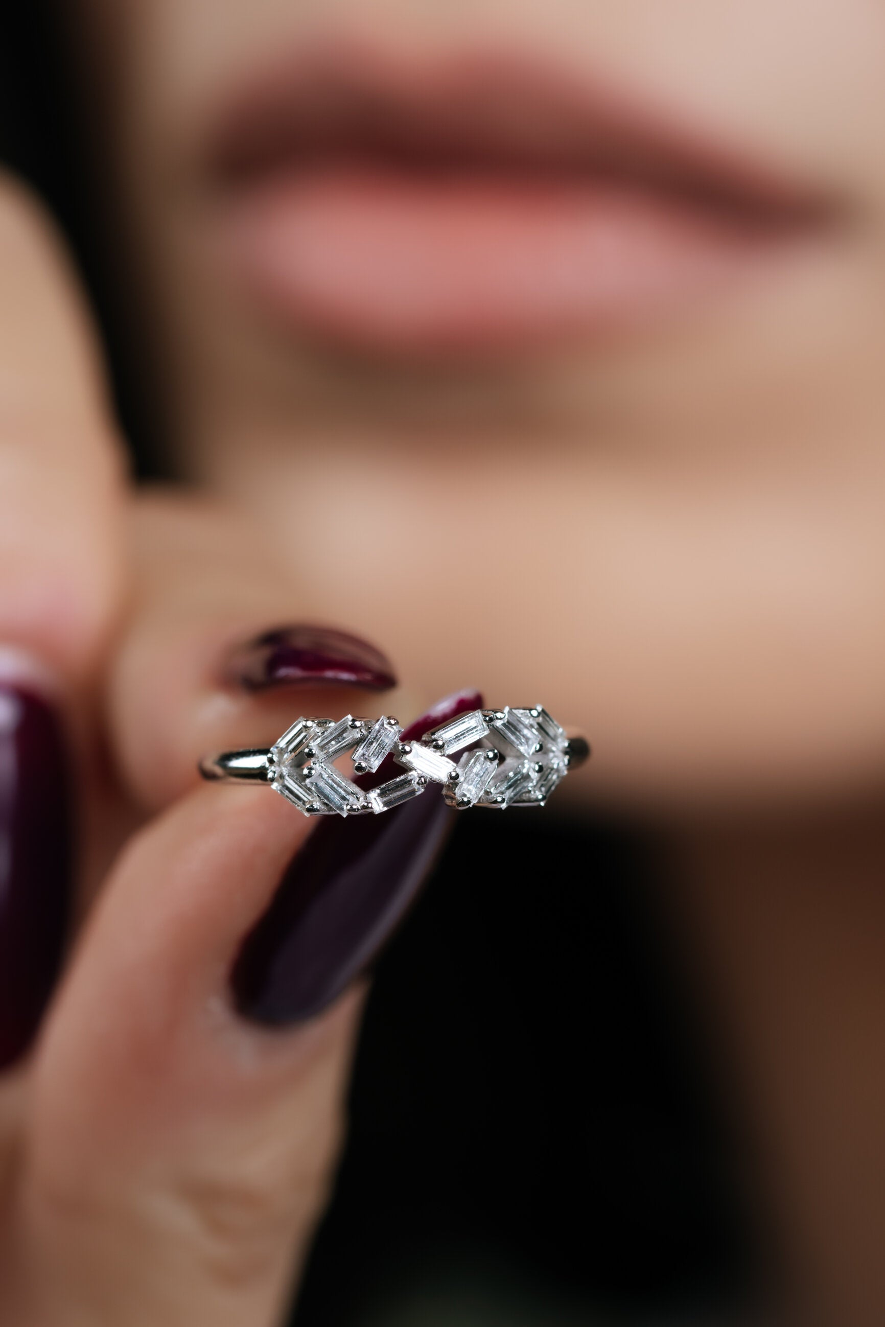 INEL R001057 DIN AUR ALB 14K FORMA INFINIT CU DIAMANTE BAGHETE - Bijuterii LA ROSA