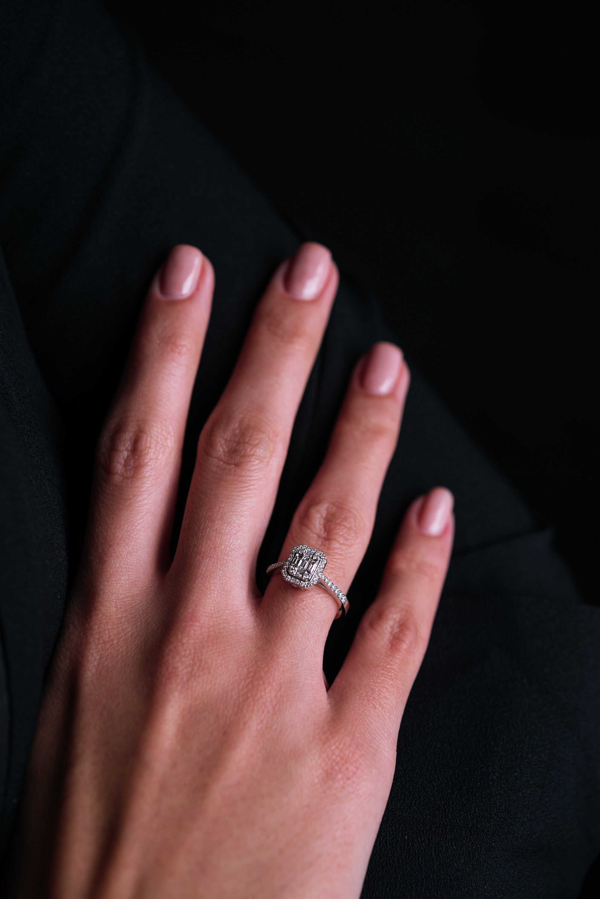 INEL R004028 DIN AUR ALB 14K  CU DIAMANTE BAGHETA - Bijuterii LA ROSA