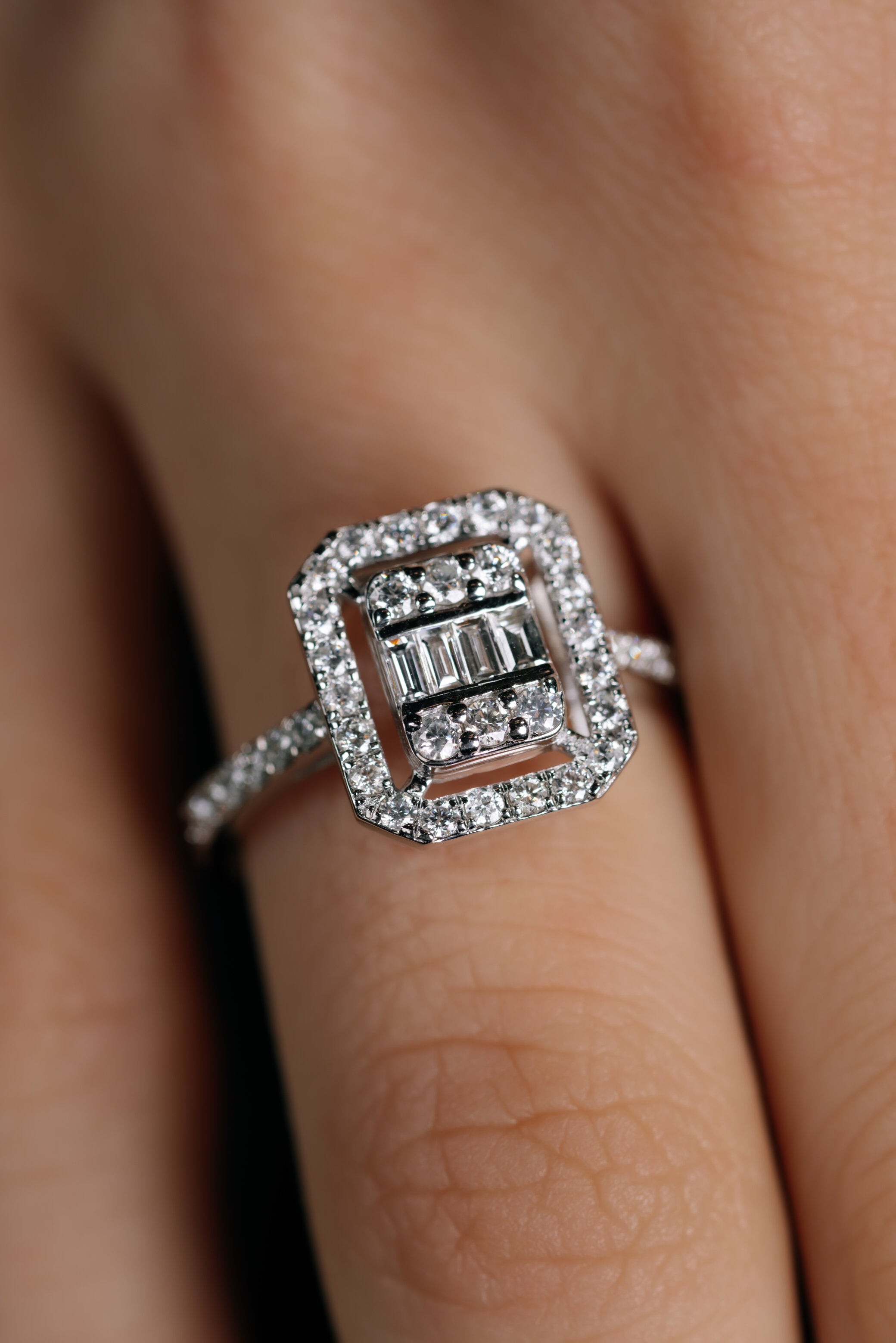 INEL R004783 DIN AUR ALB 14K FORMA DREPTUNGHI CU DIAMANTE - Bijuterii LA ROSA