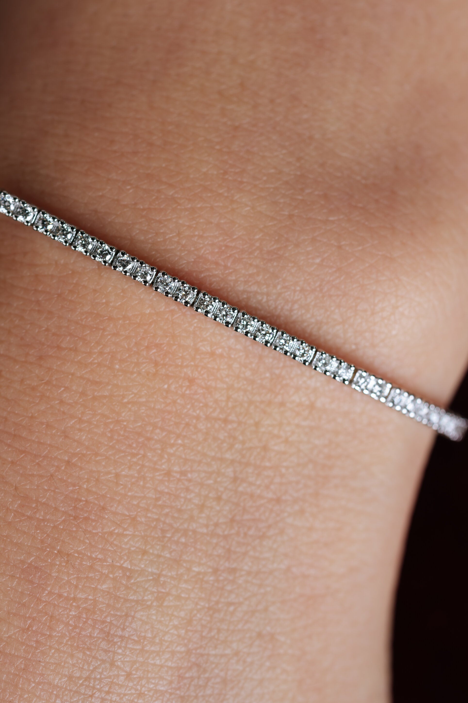 BRATARA TENNIS B000668 DIN AUR ALB 14K FORMA ROTUNDA CU DIAMANTE - Bijuterii LA ROSA