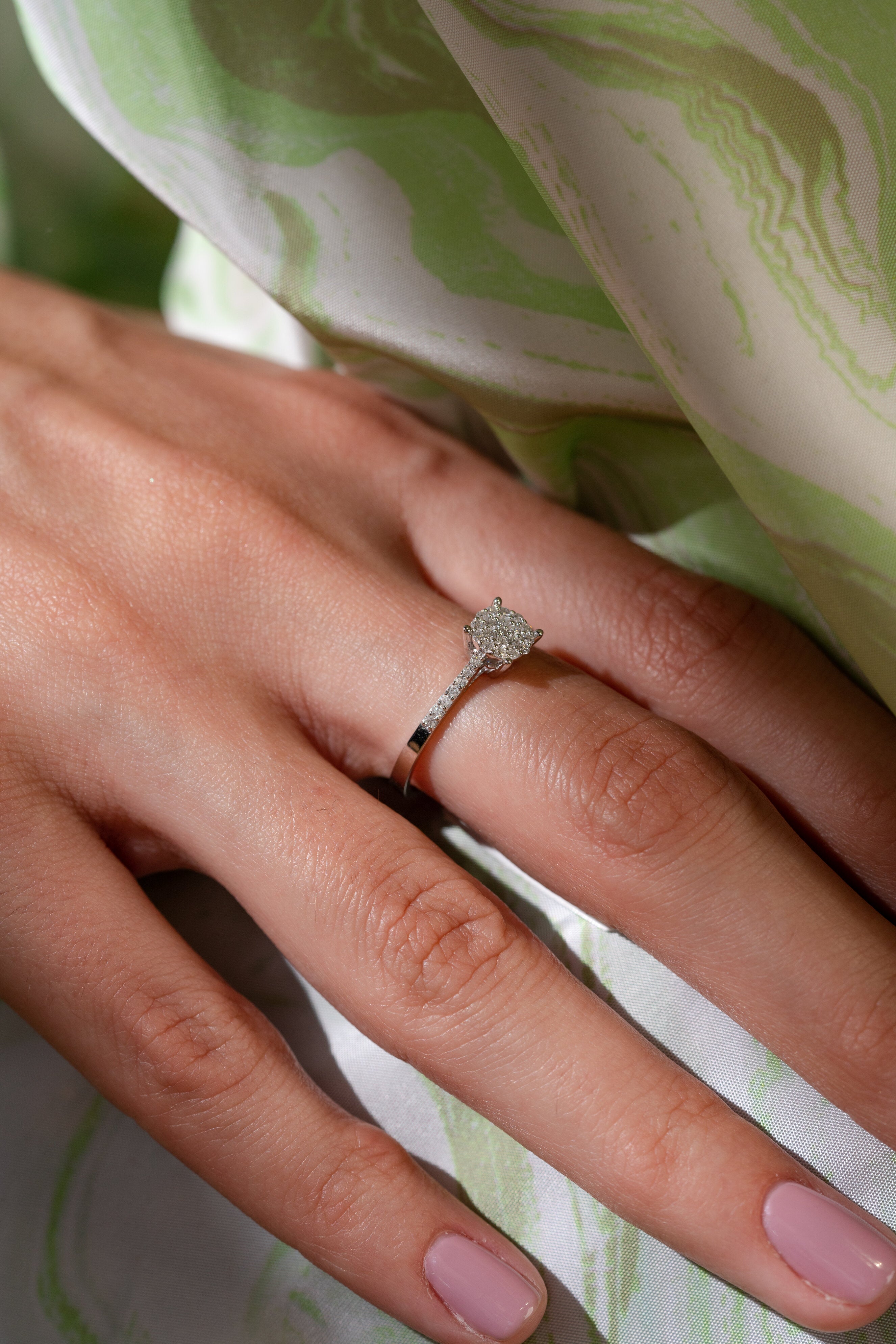 INEL YZ35083 DIN AUR ALB 14K FORMA ROTUNDA CU DIAMANTE - Bijuterii LA ROSA